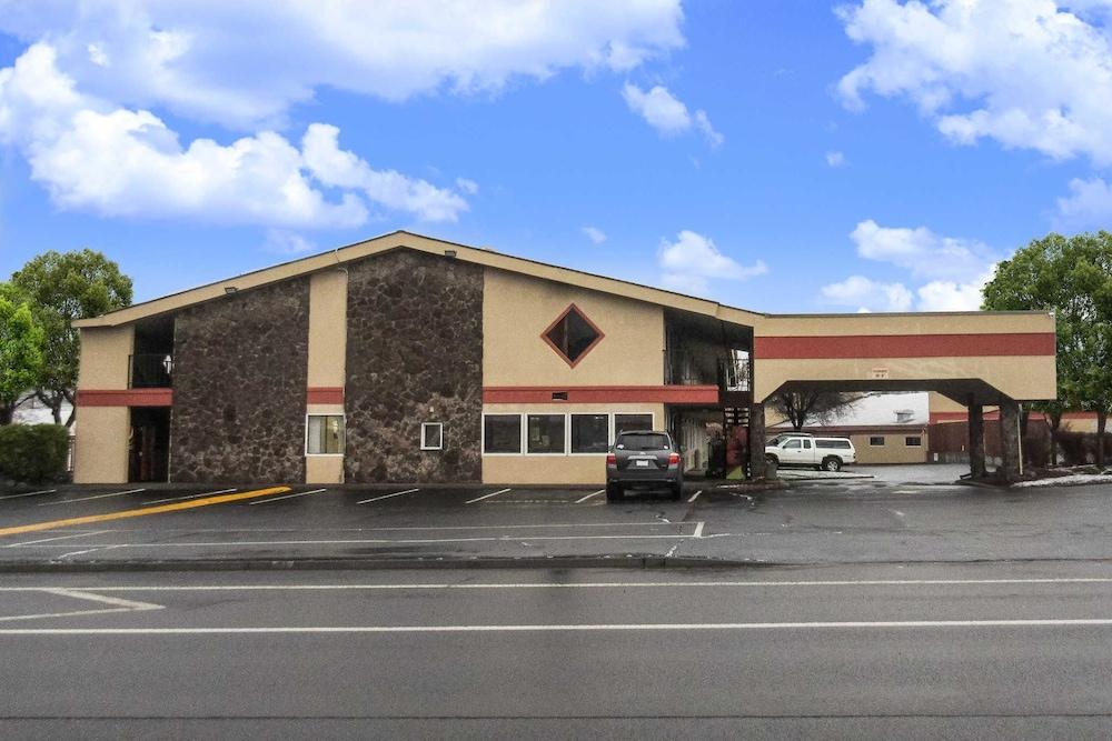 Quality Inn Klamath Falls - Crater Lake Gateway Bagian luar foto